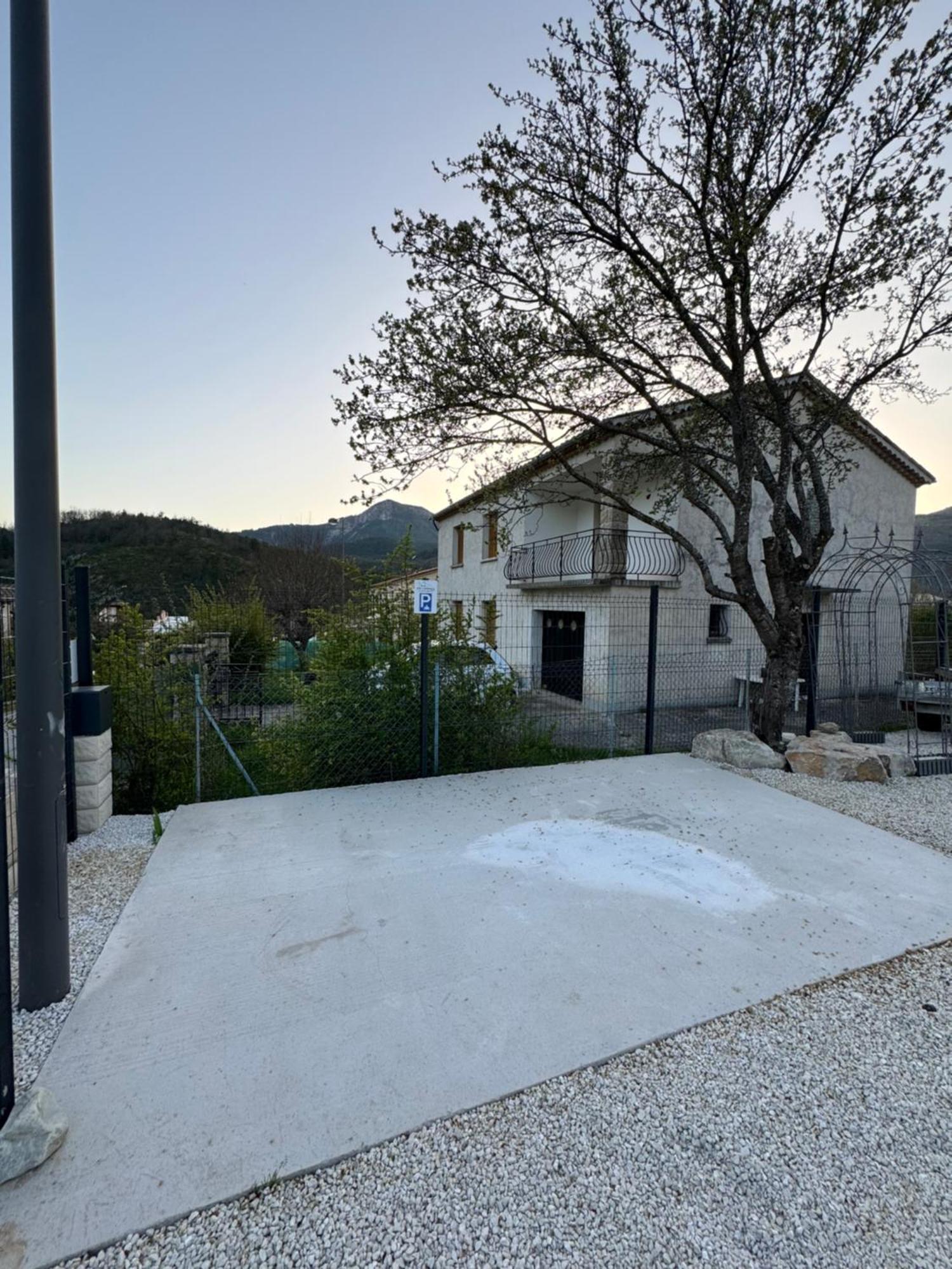 Bnb Castellane Chambre D'Hotes B&B Εξωτερικό φωτογραφία