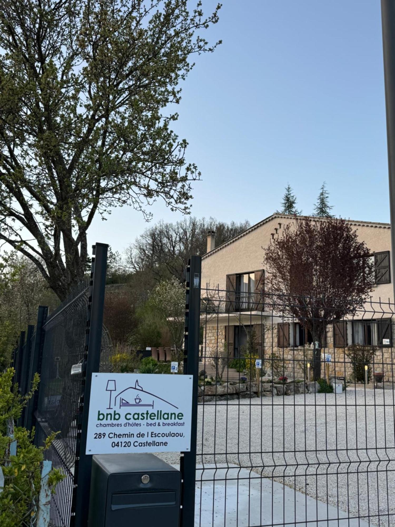Bnb Castellane Chambre D'Hotes B&B Εξωτερικό φωτογραφία