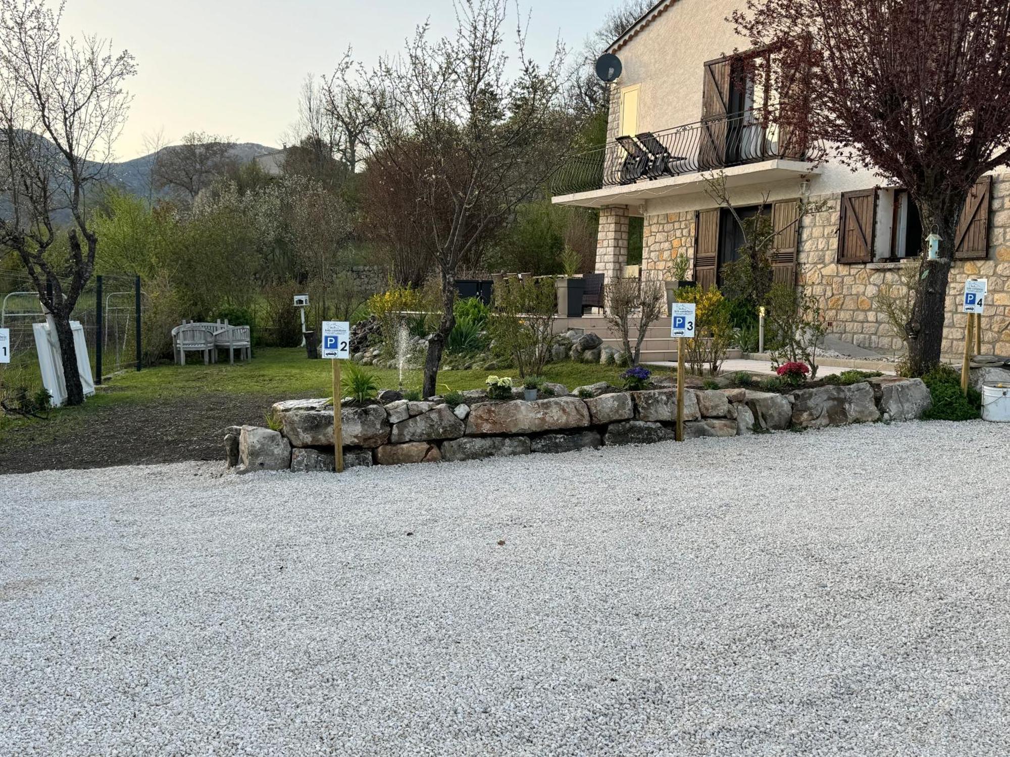 Bnb Castellane Chambre D'Hotes B&B Εξωτερικό φωτογραφία