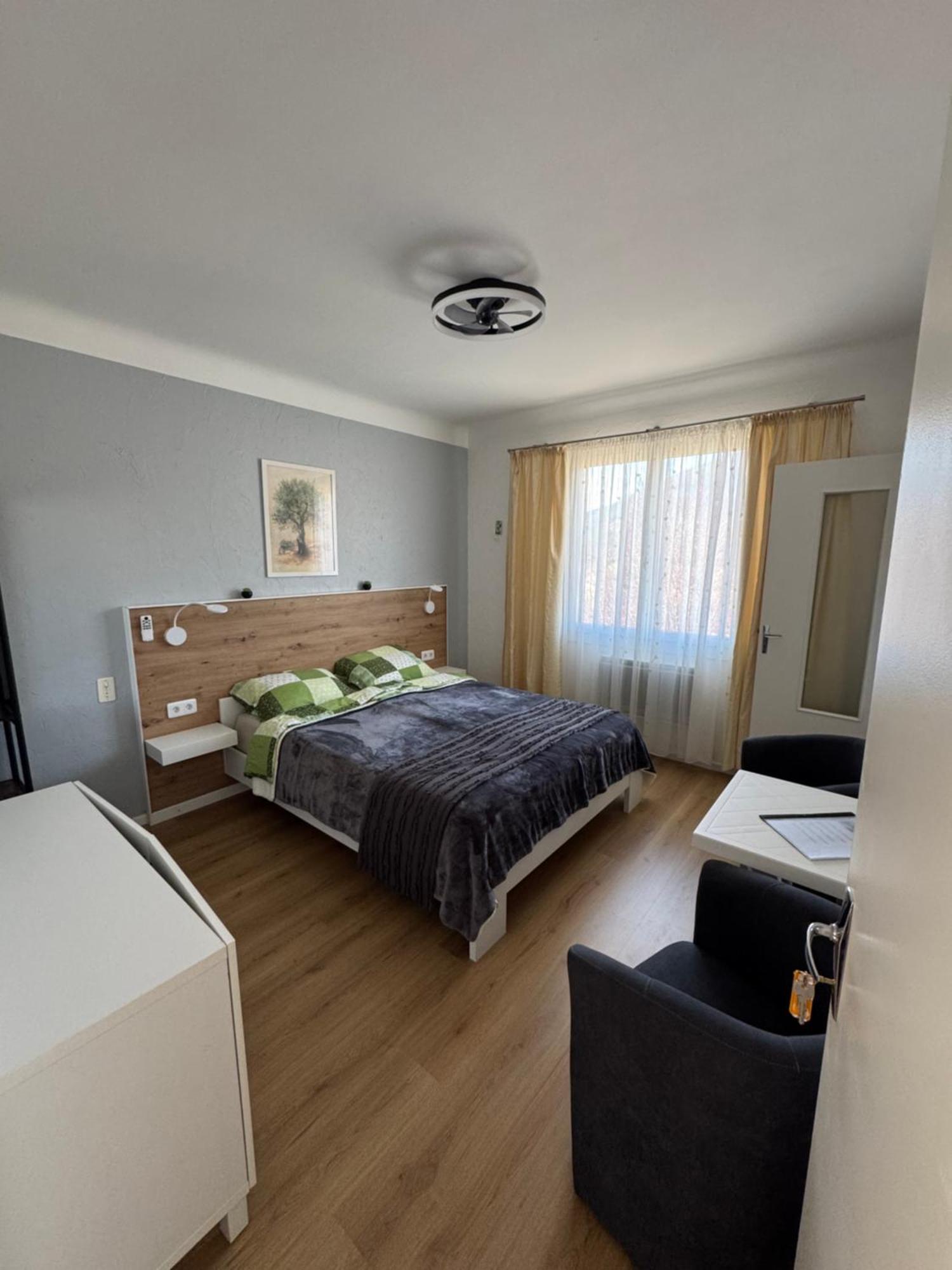 Bnb Castellane Chambre D'Hotes B&B Εξωτερικό φωτογραφία
